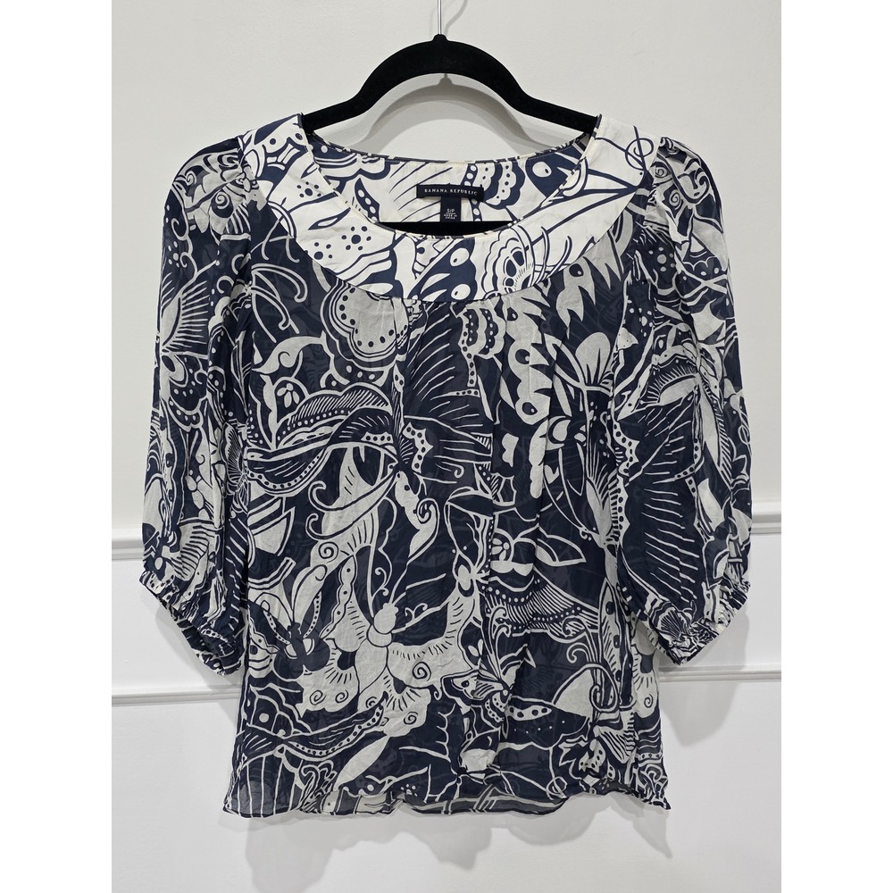 Banana Republic Navy Blue White 100% Silk Butterfly Abstract Blouse Small‎ S/P